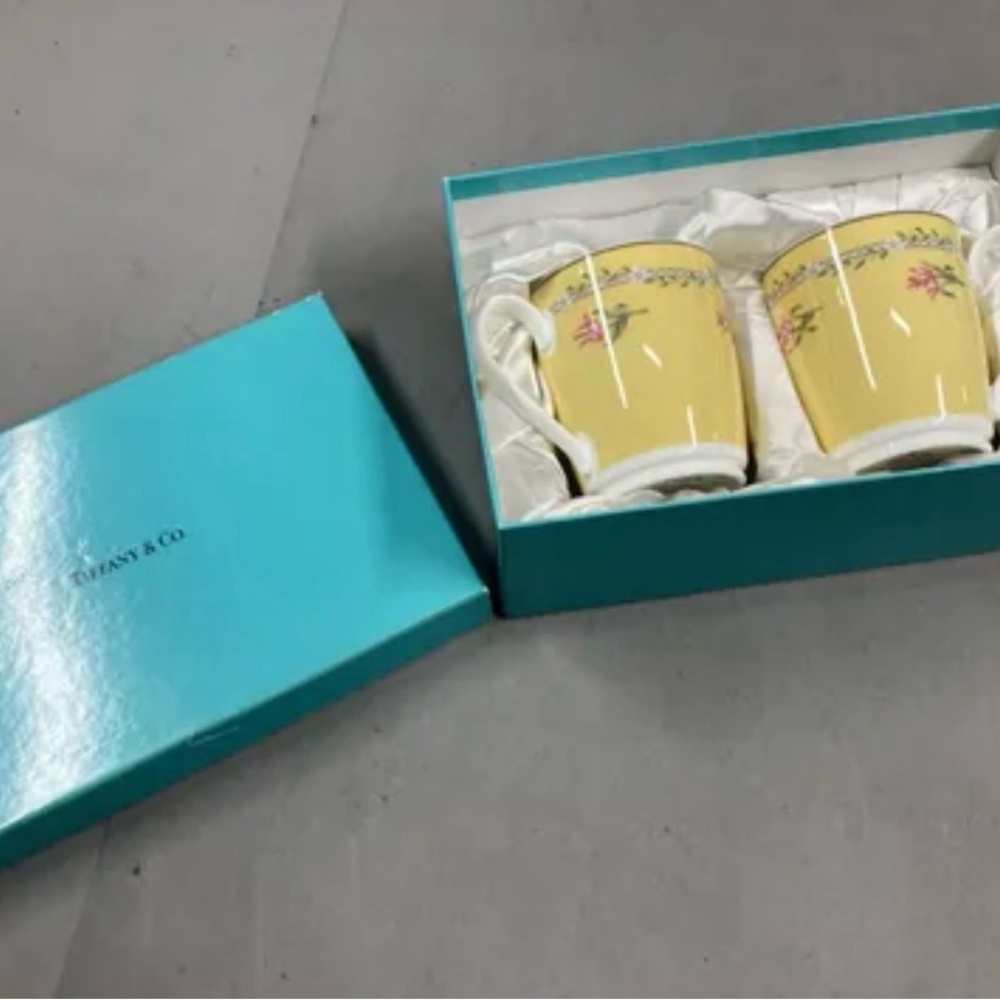 Tiffany & Co. (Yellow and Pink) PINK tulip Japan Made